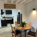La Maison De L'olivier بيت للعطل Poses