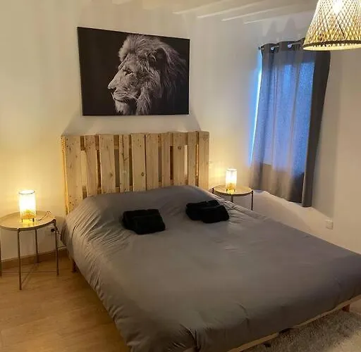 Holiday home La Maison De L'olivier Poses