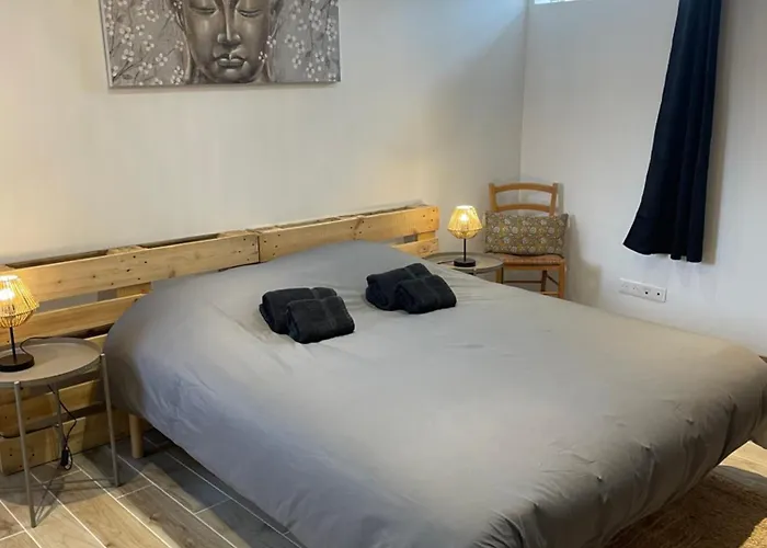 Holiday home La Maison De L'olivier Poses